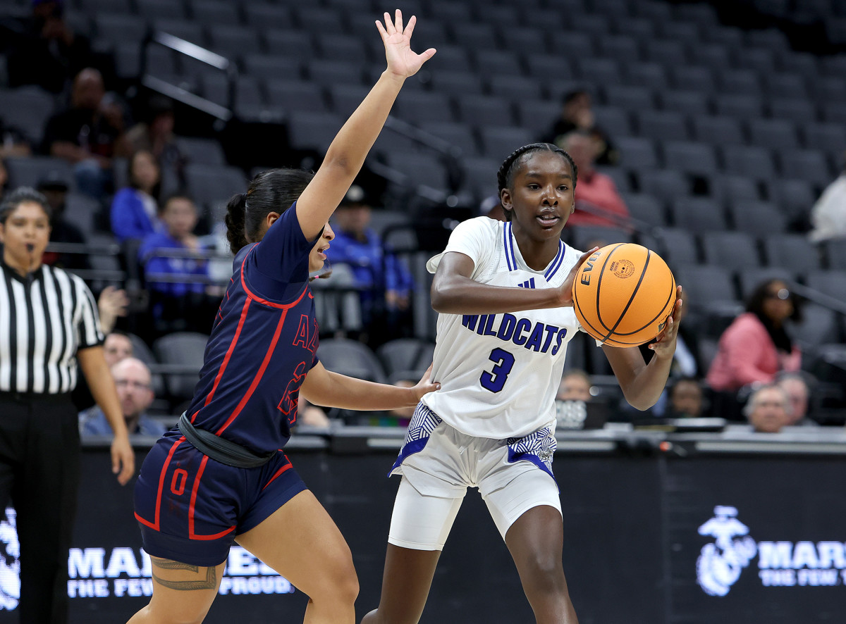 Daijha Teague (3) almost had a triple-double. 